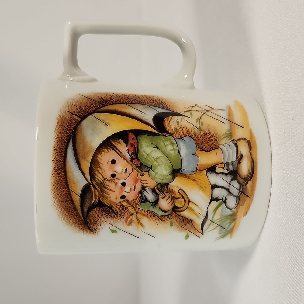 Set of 3 Vintage Hummel-Style Mugs - Collectible Porcelain - Made in Japan 1950s - Picture 4 of 16
